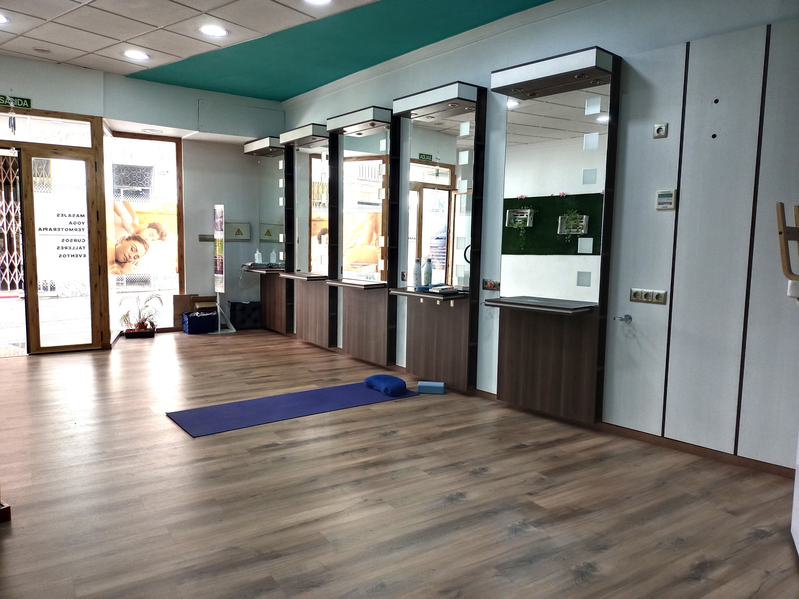 08-sala-principal-espejos_0cfb5fa0-1b78-48d1-b6f3-c42dbebbccd1