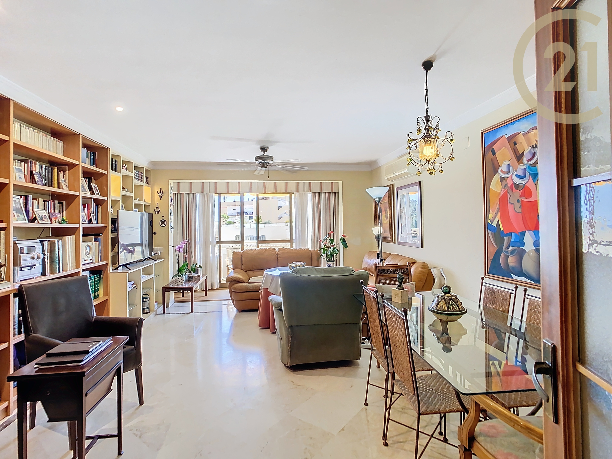 1-salon-1_52cd2ebc-b349-41e6-946b-2caf5d6b6906