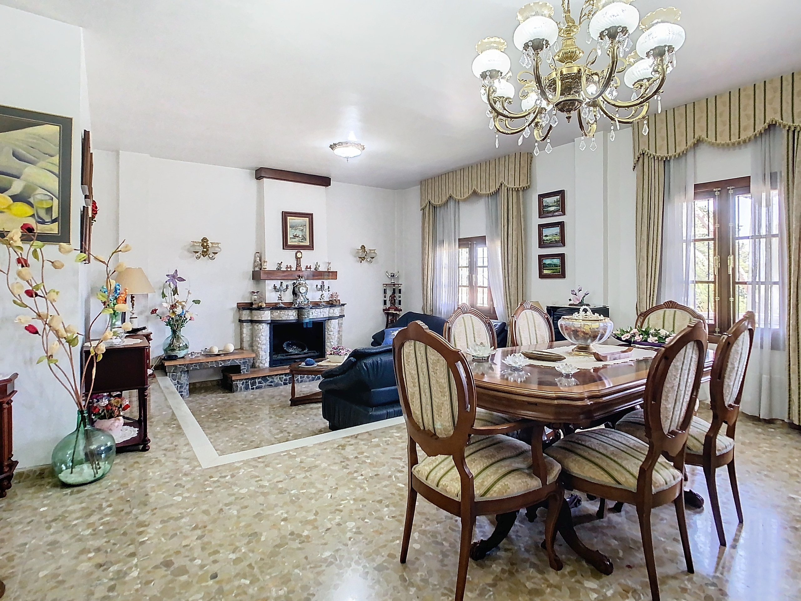 1-salon-1_75483aba-3b89-4097-b961-240d11c567dd