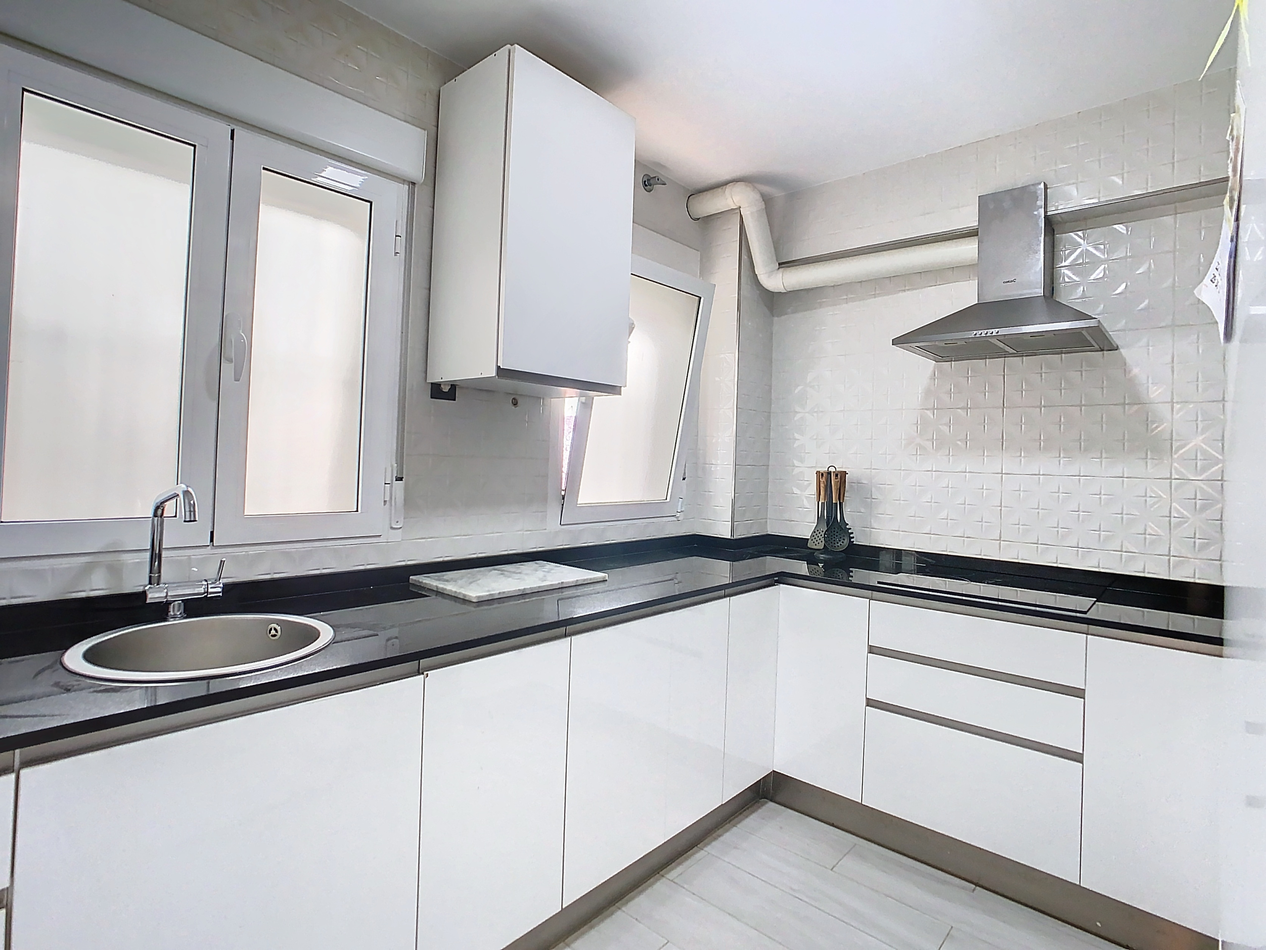 10_99286fc9-7710-4bd4-b081-c4f263825641