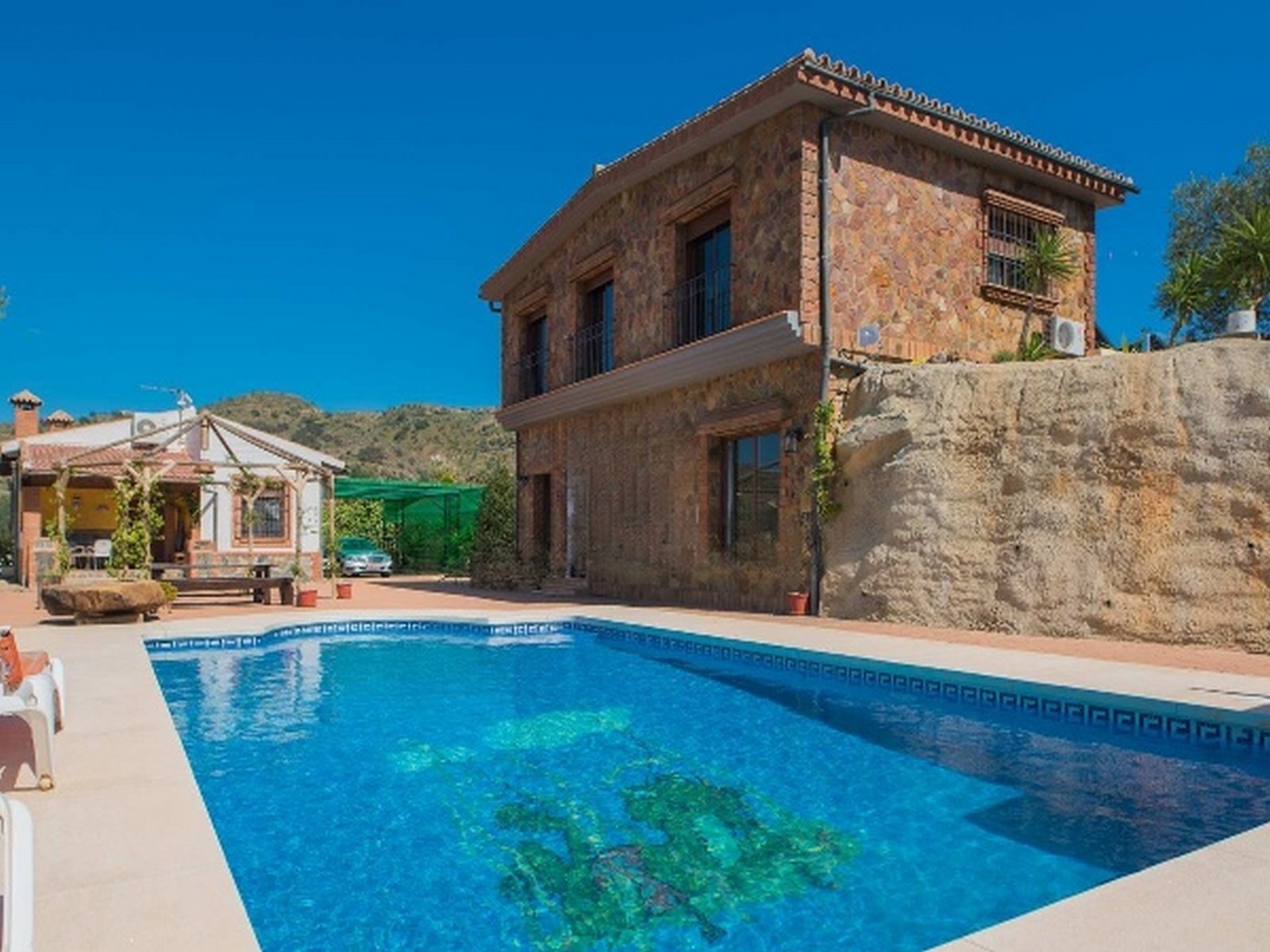 1_0977390d-41c2-4e45-995e-923dd61f922b