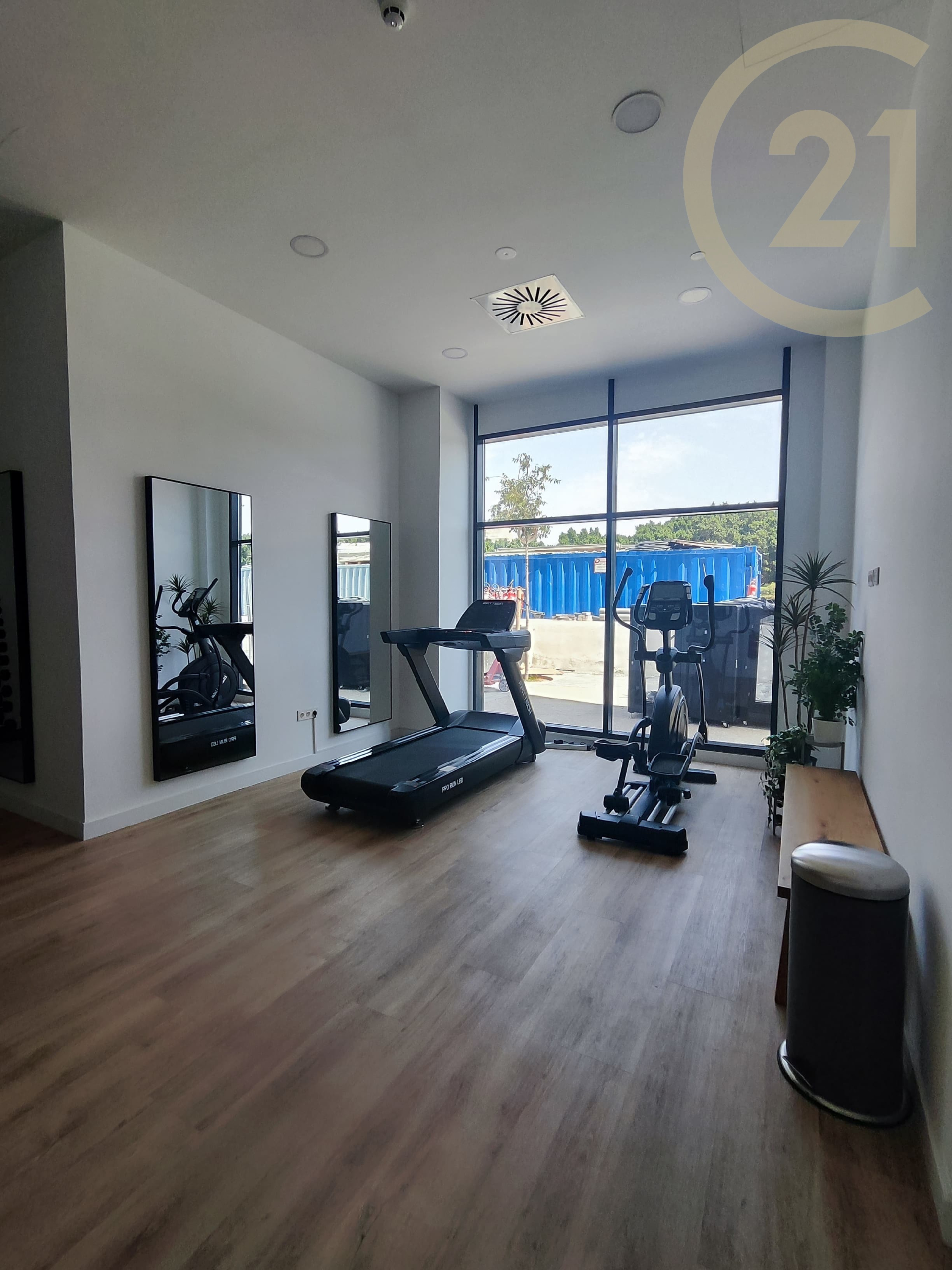 20_512e98e8-e51c-4097-b56e-0d4219e0f15d