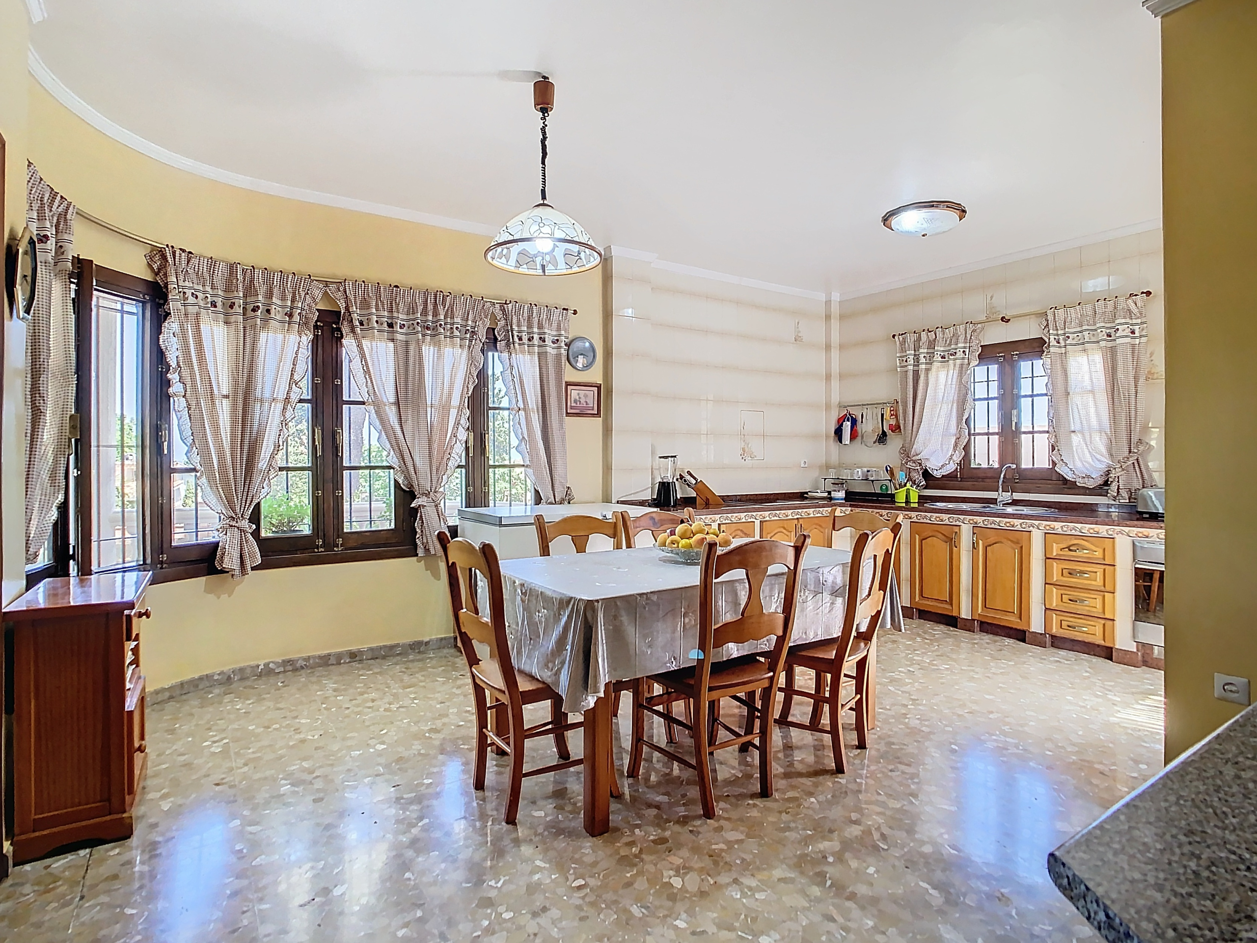 29-cocina-1_34e94c47-a59f-44a7-a71a-03f222f0d0ff