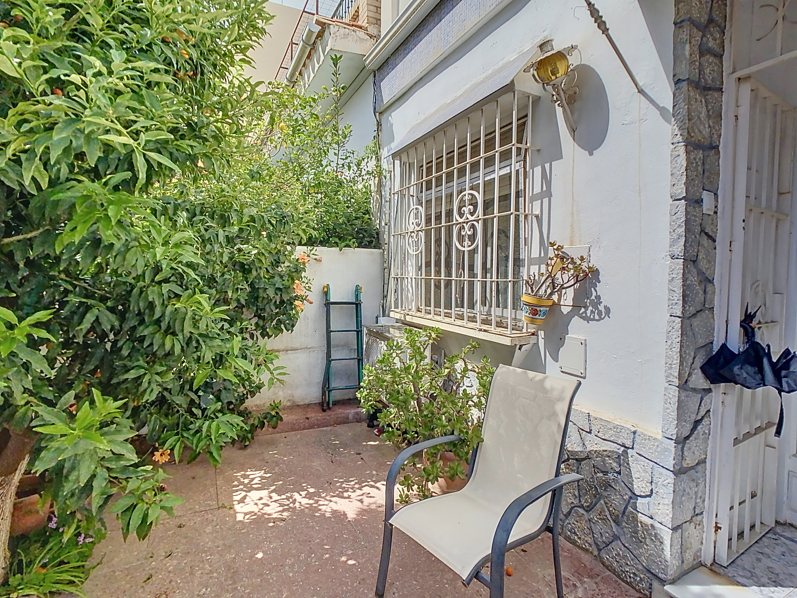 4_03aea809-1173-4297-9d52-081da071a479