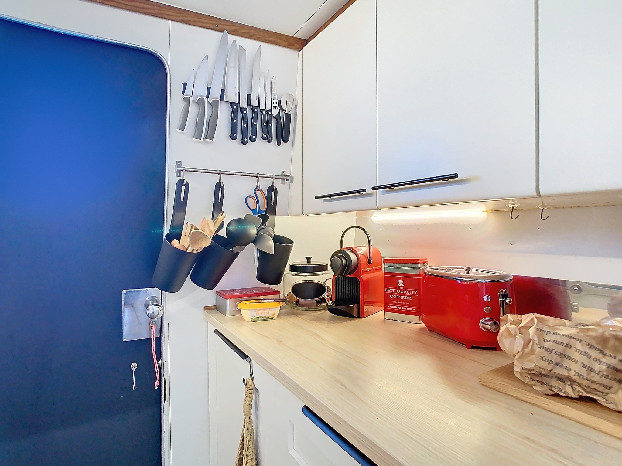 4_c46965be-2188-4499-905f-c08cd3c408e2