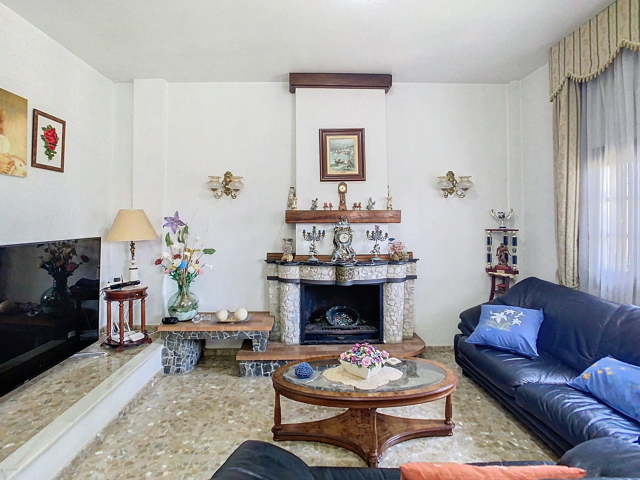 5-salon-5_07a1cb4f-6979-40d7-9e7b-045446ed25fd