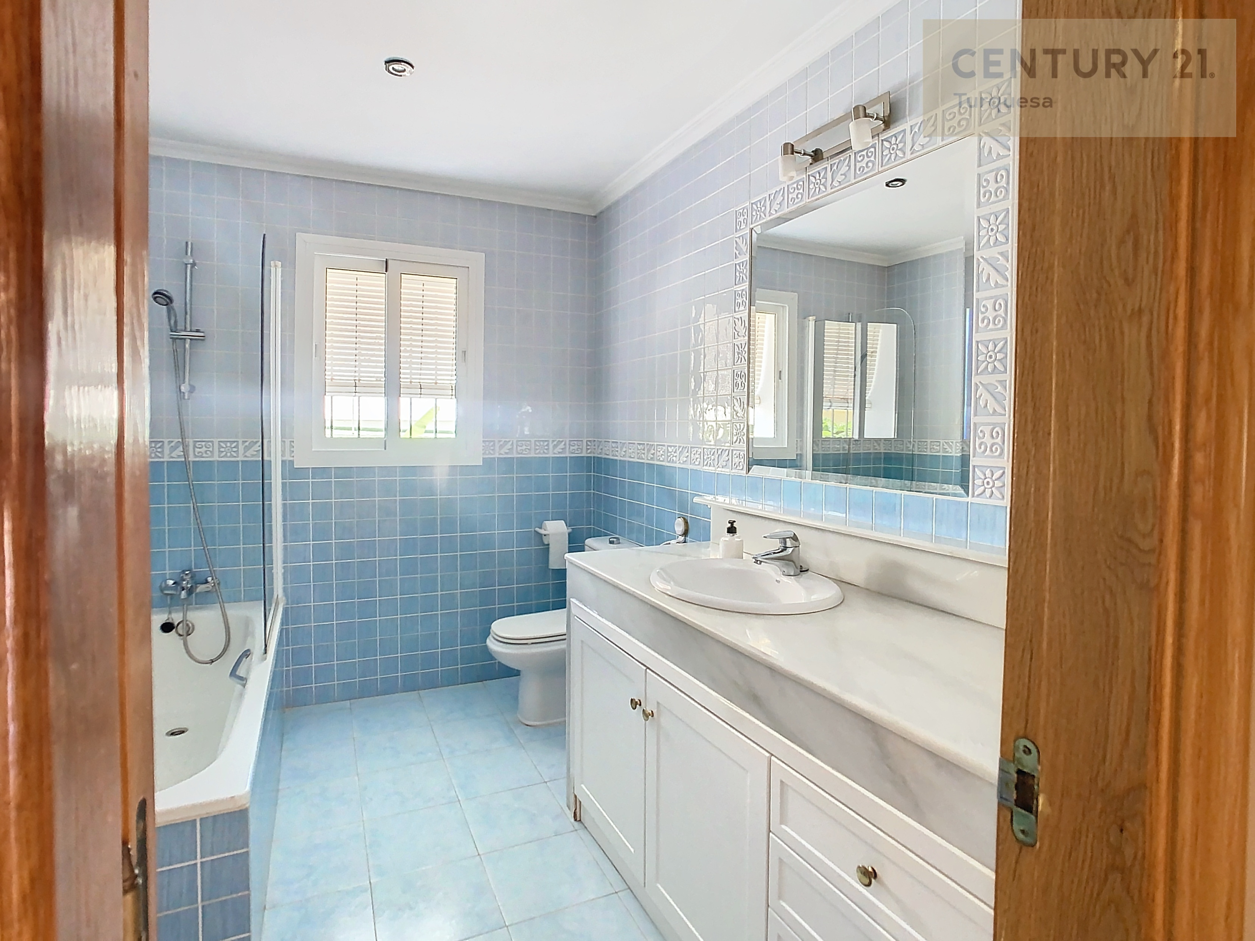 5_e4a521cd-6bfd-445e-ad3b-951235ac28ff