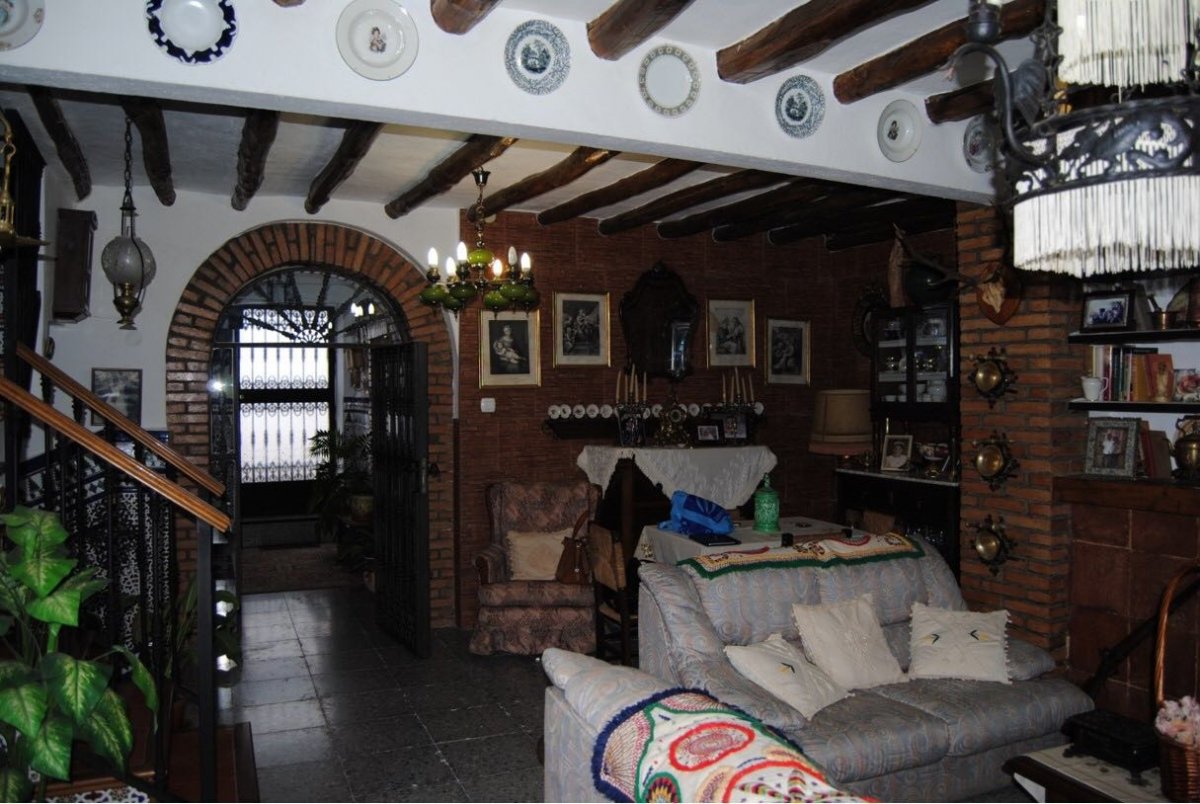 6-fe5c7661-c32d-4955-922f-ca0fdbe2507c_dedce24e-e874-41d4-9ad4-f63cb2888e74