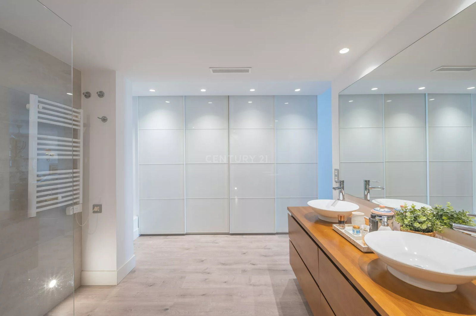 7c7753a8-2565-4cd1-b5af-360e7b437589_dbe3051f-1bfc-4391-8d99-eb423b6fce87