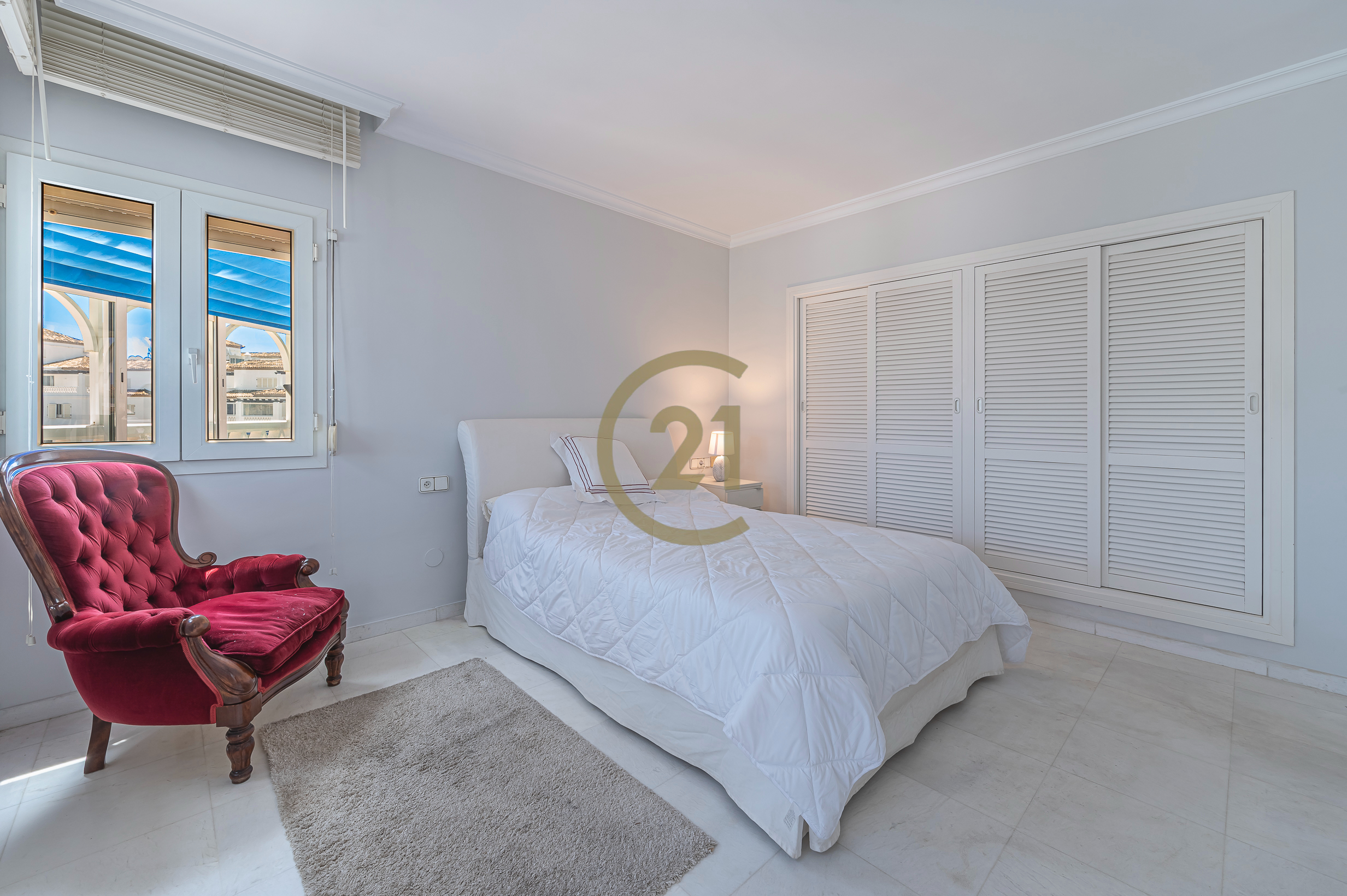 a-sel-12_7ee79514-97c5-4b65-8128-ae22ae634815