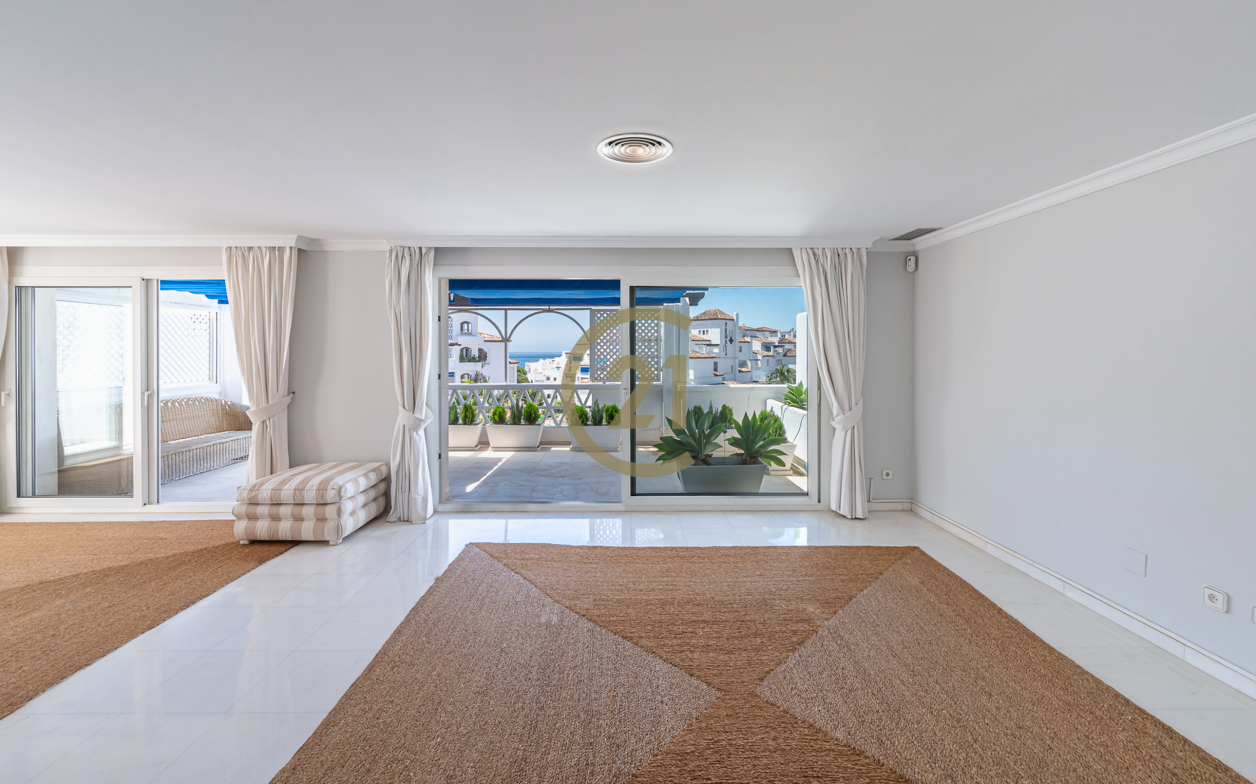 a-sel-18_e48000fe-1f2a-488a-a1c1-e2ff3a4270a8