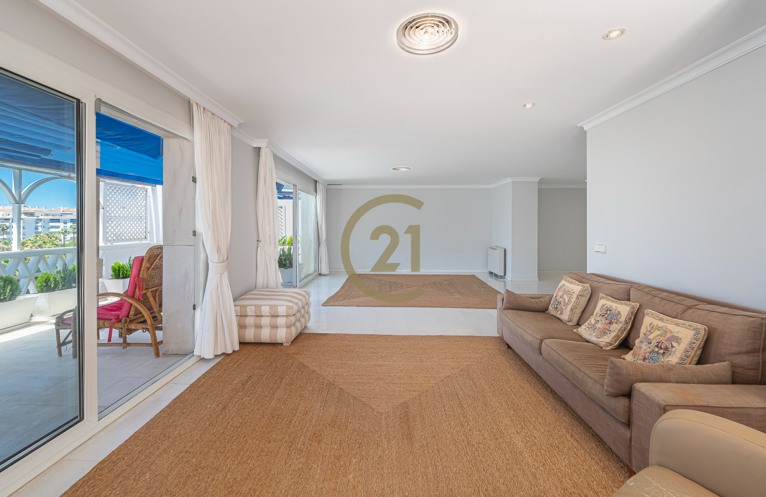 a-sel-23_5f5f7305-3353-40c2-8b0a-81f98f9eb4c9