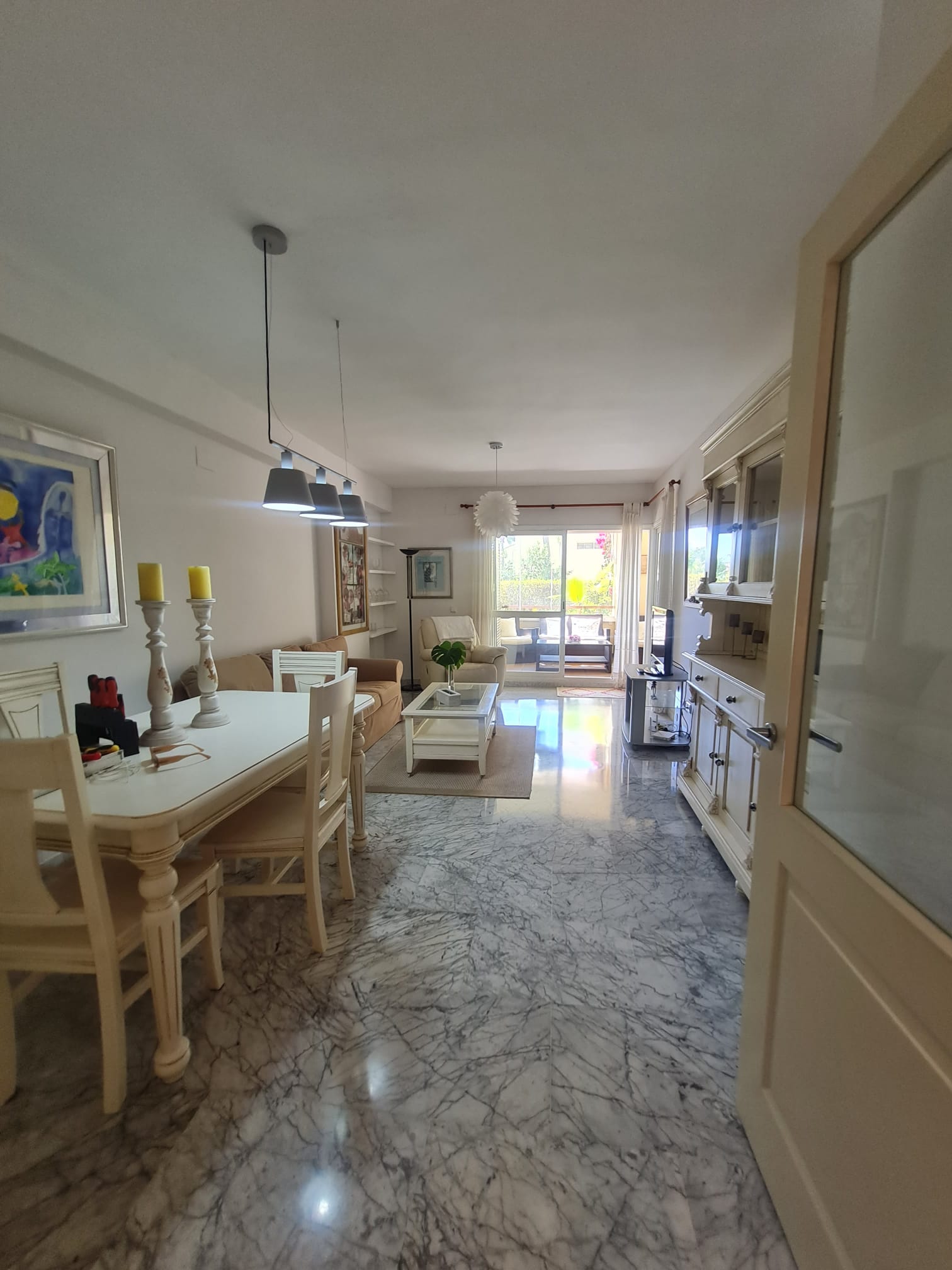 bh-salon-1_eaa5fcf1-f76d-4bfd-b111-fc20ec9baefb