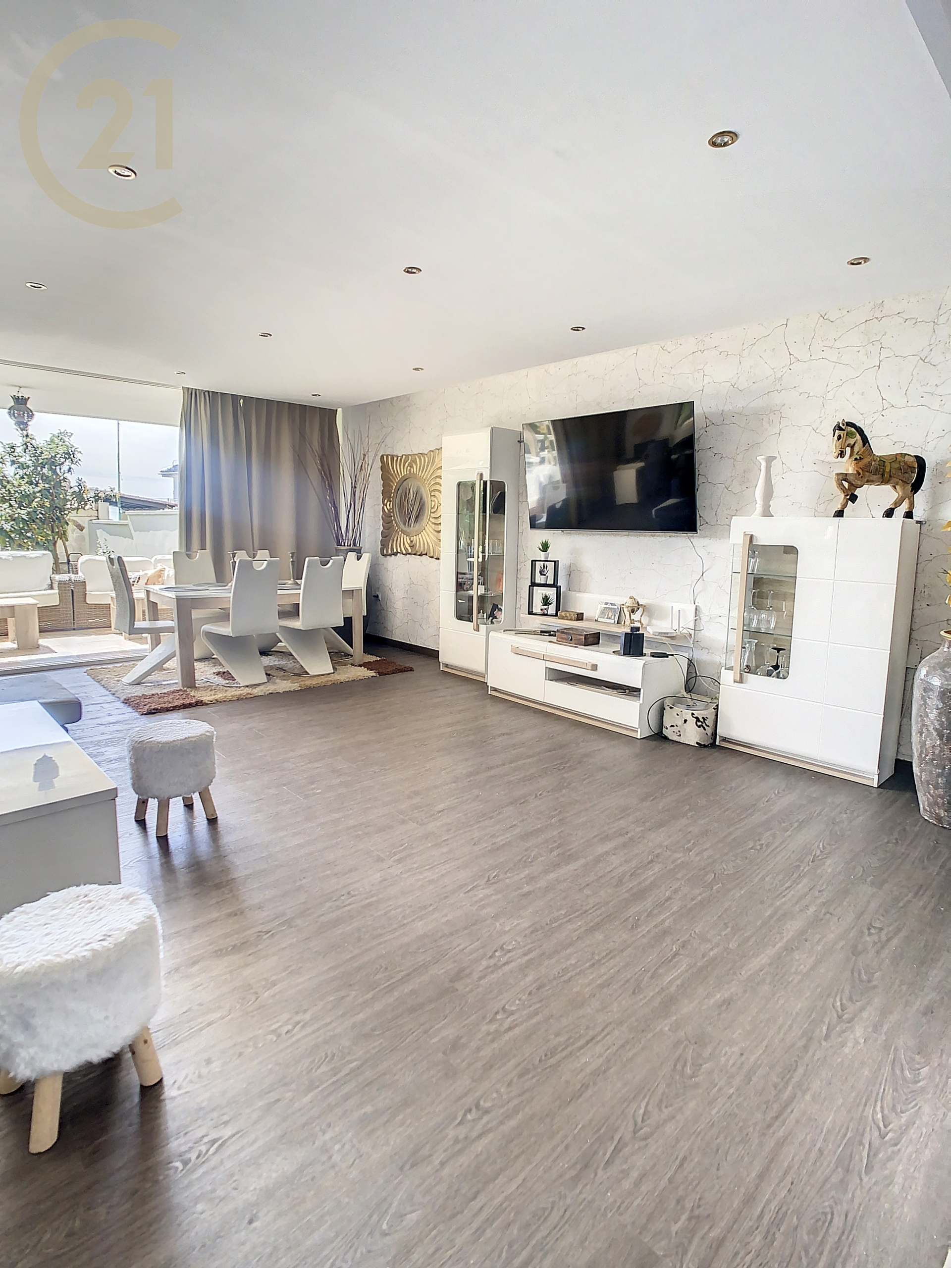 escuderotorremuelle-1679045689-1679049707-49722-b3ad180_3bec2c3e-da88-472b-ab27-323742b7667f