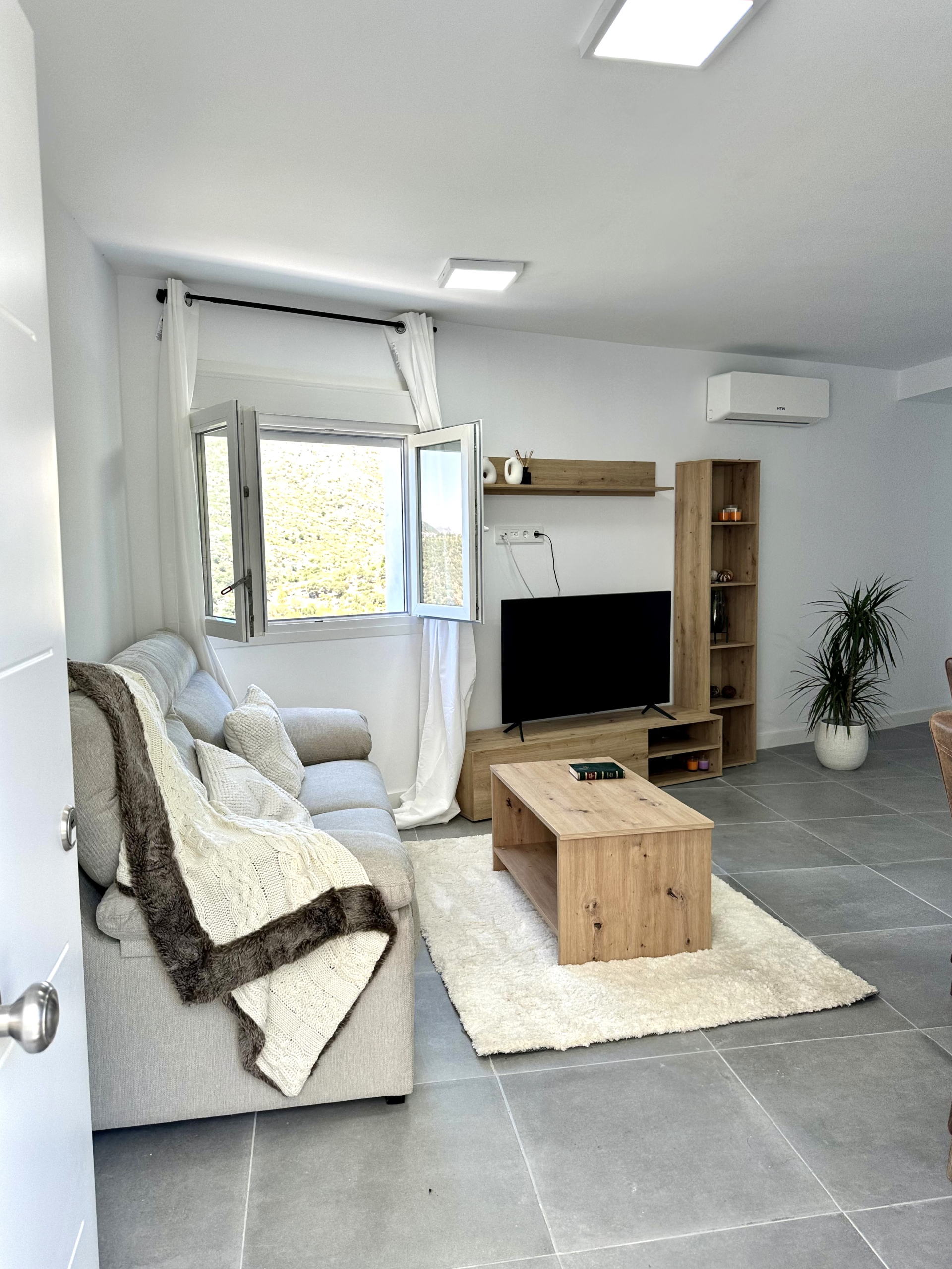 image00011_fa1defeb-6642-45a4-8ff9-d4a7ec170bca