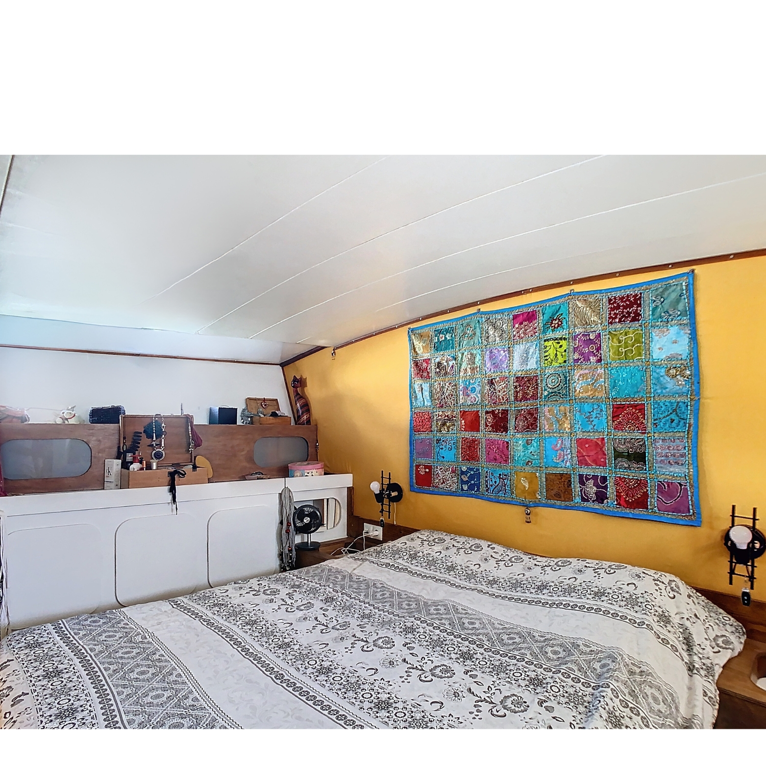 logo-con-tipografia-para-iniciales-del-nombre-profesional-circular-limpio-elegante-blanco-negro_1cabc81d-010a-4e52-8b26-74fa6b701e7a